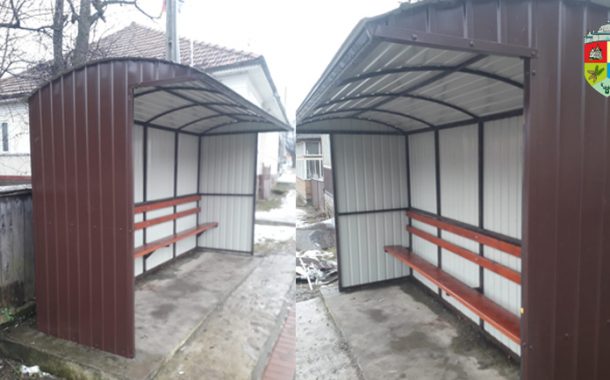 Soveja are stații de autobuz noi
