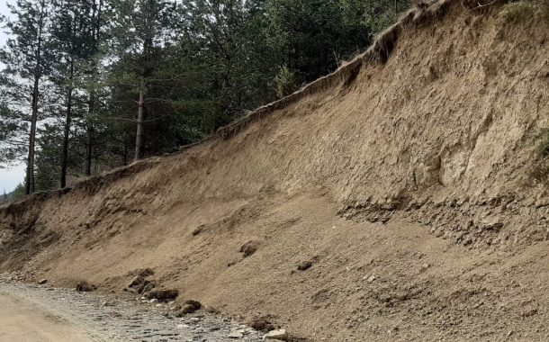 Societatea de Geografie vine cu un proiect de susținere a marginilor drumului Soveja-Negrilești
